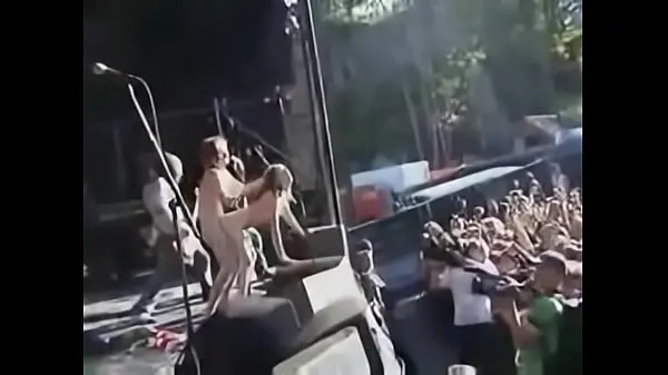 Uusi Couple fuck on stage during a concert tuore putki