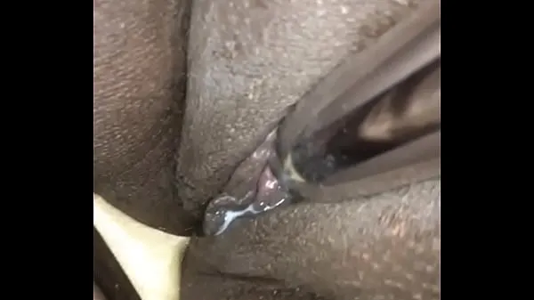 Νέος Vibrating my wet pussy φρέσκος σωλήνας
