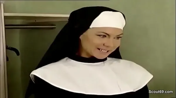 Νέος Prister fucks convent student in the ass φρέσκος σωλήνας