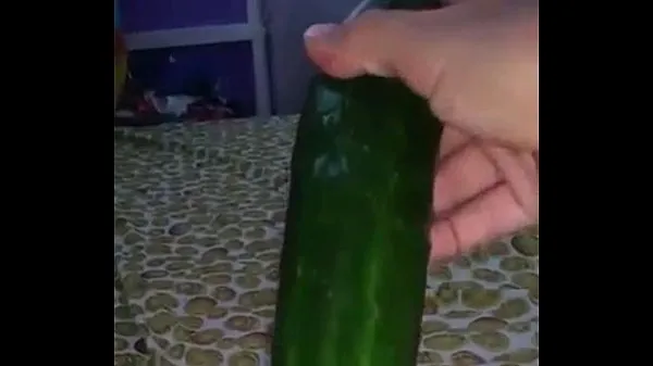 Új masturbating with cucumber friss cső