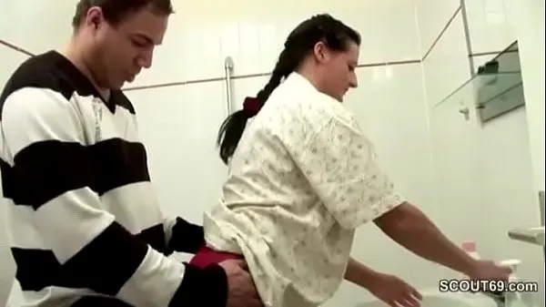 새로운 German Step-Son Caught Mom in Bathroom and Seduce to Fuck 신선한 튜브