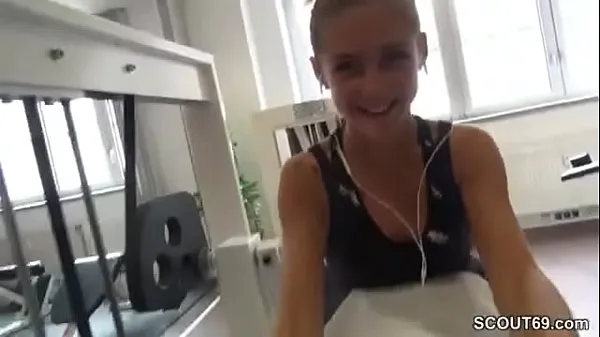 Uusi Small German Teen Seduce Stranger to Fuck in Gym tuore putki