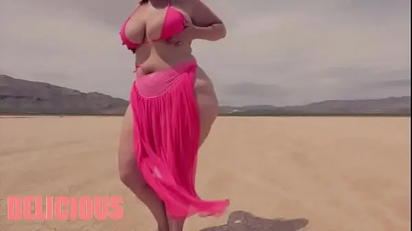 Ny Queen Delicious On Demand dancing in the desert fresh tube