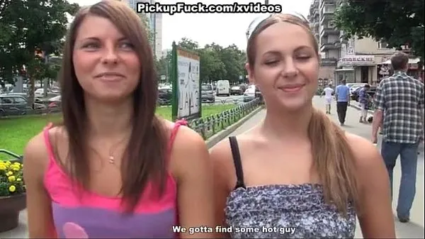 Νέος Two sexy girls in hot outdoor fuck φρέσκος σωλήνας