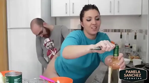 Yeni Fucking in the kitchen while cooking Pamela y Jesus more videos in kitchen in pamelasanchez.euyeni Tüp