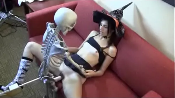 Who is she? Witch fucking skeleton Ống mới