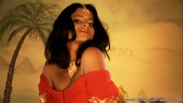 Nytt Bollywood Wife Stripping For You färskt rör