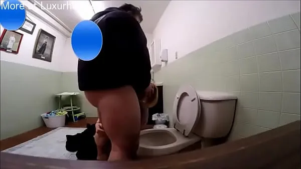 Fat guy pissing Ống mới