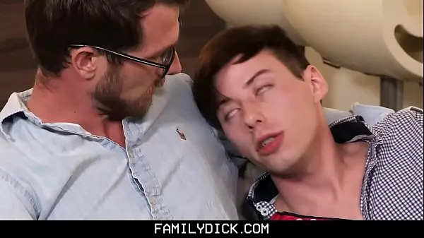 FamilyDick - Hot Teen Takes Giant stepDaddy Cock Tube baru yang baru