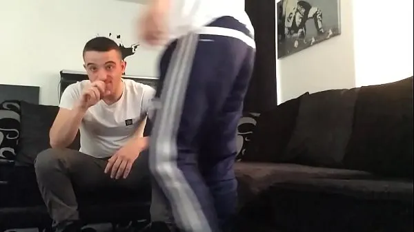 2 straight uk lads wank off watch porn Ống mới
