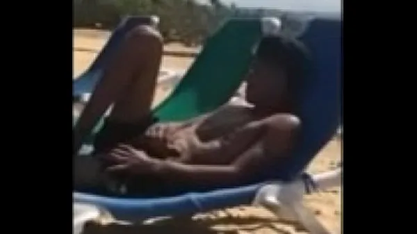 نیا 19yo caught flashing on public beach تازہ ٹیوب