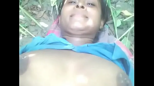 Νέος Desi Village Aunty Fucked Outdoor with Young Lover φρέσκος σωλήνας