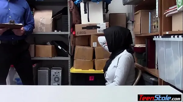 نیا Huge titted muslim teen thief fucked hard by a mall cop تازہ ٹیوب