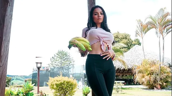 新MAMACITAZ - Garcia - Sexy Latina Tastes Big Cock And Gets Fucked新鲜的管子