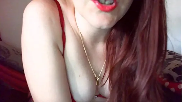 Hypnotized and subjugated by a splendid Italian dominatrix with long red hair Ống mới