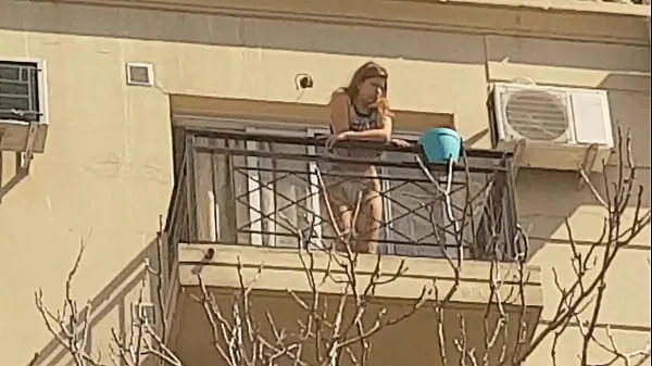 Νέος Neighbor on the balcony 2nd part φρέσκος σωλήνας