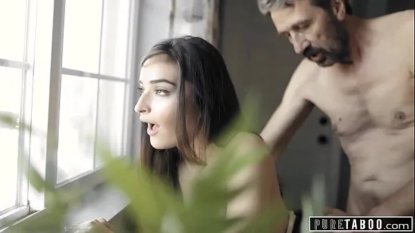 Új PURE TABOO Teen Emily Willis Gets Spanked & Creampied By Her Stepdad friss cső