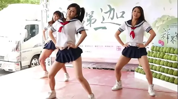 ใหม่ The classmate’s skirt was changed too short, and report to the training office after dancing Tube ใหม่