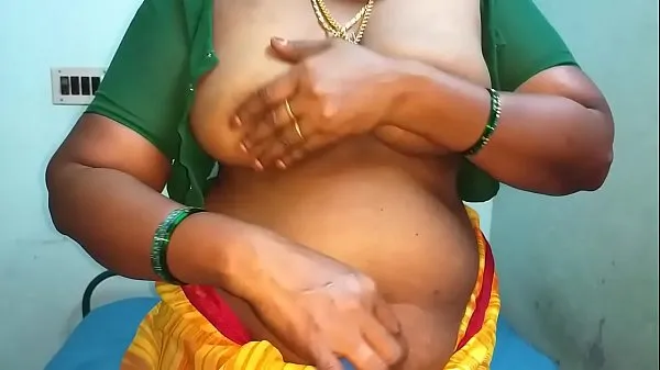 Új desi aunty showing her boobs and moaning friss cső