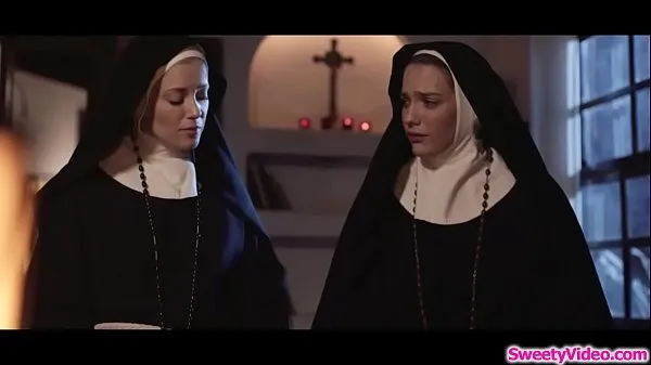 Novo Duas freiras liberando seus desejos sexuais uma para a outra tubo novo