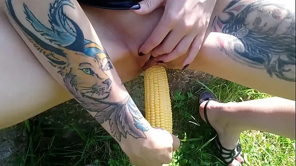 New Shameless Lucy Ravenblood pleasure her cunt with corn outdoor in the sunshine fresh Tube