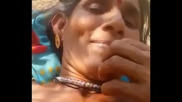 Nytt Desi village aunty pissing and fucking färskt rör