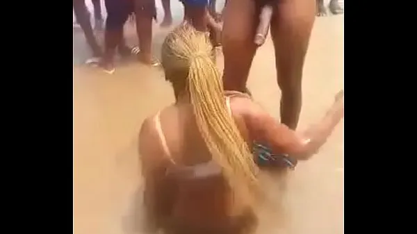 Nová Liberian cracked head give blowjob at the beach čerstvá trubica