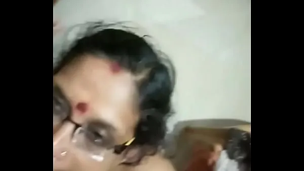 Old. Age aunty enjoing Ống mới