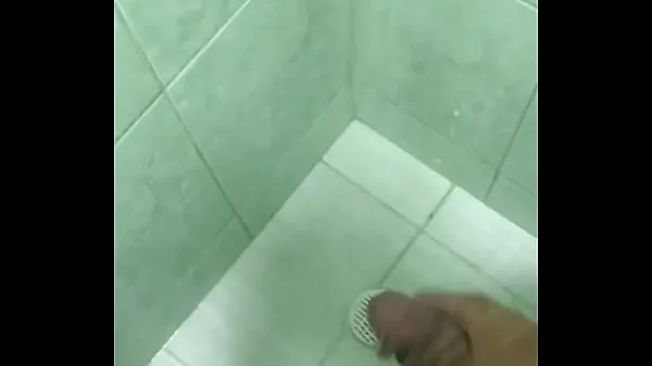 Jacking off in the bath wanting a tight ass Tiub baharu baharu