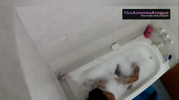 Nytt Hidden Latina in the shower and makes a video for her cuckold husband färskt rör