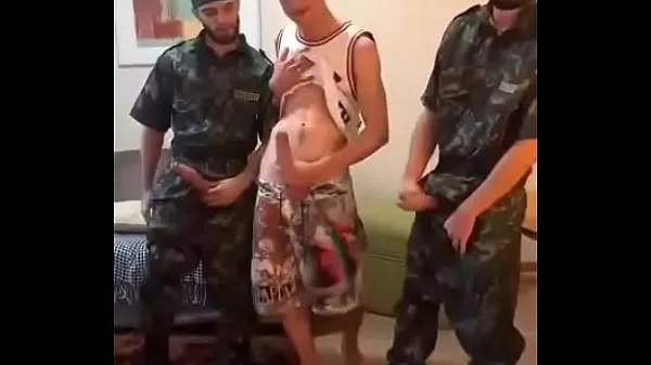 新Chechen boys are getting wild新鲜的管子