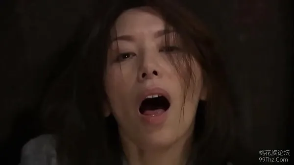 Νέος Japanese wife masturbating when catching two strangers φρέσκος σωλήνας
