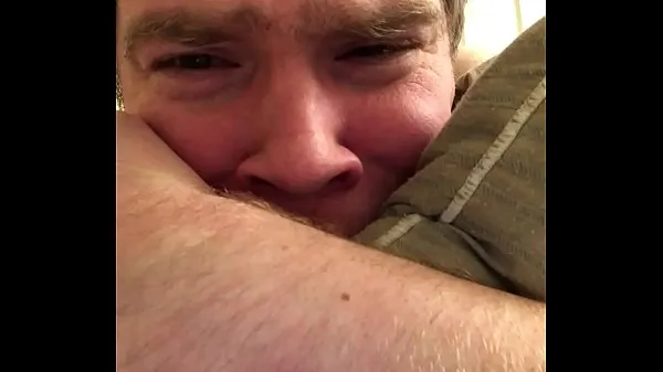 新しいdude 2020 self spanking video 10 (more drooling, and hugging pillows新鮮なチューブ