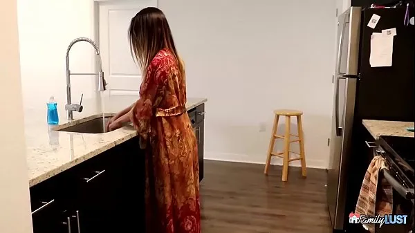 Dava Foxx Gets Fucked in the Kitchen by a Big Dick Ống mới