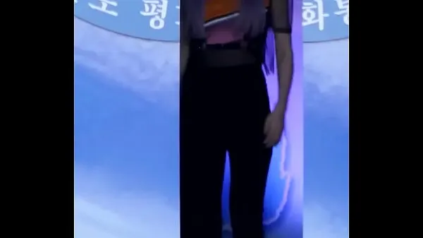 Neue Public account [Meow dirty] Korean women's long legs outdoor sexy dancefrische Tube