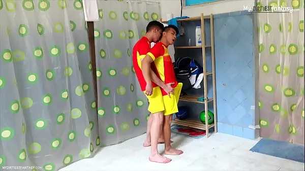 Cute sport twinks fuck raw with their football uniforms on Ống mới