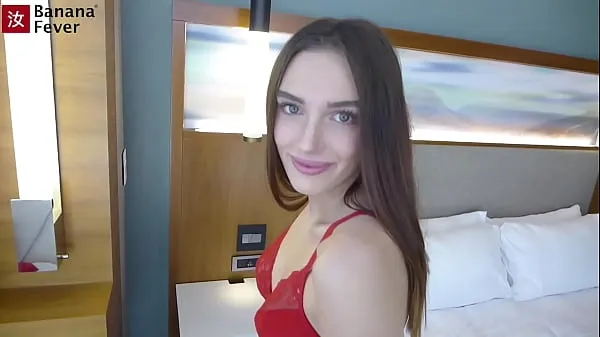 Nowa Trust Fund Babe Wants To Try Porn For The First Time - BananaFever AMWFświeża tuba