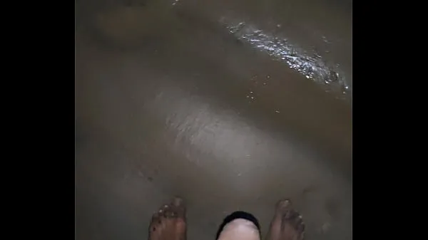 Walking nude at the beach Tiub baharu baharu