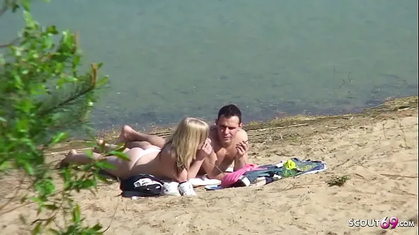Uusi Real Teen Couple on German Beach Voyeur Fuck by Stranger tuore putki