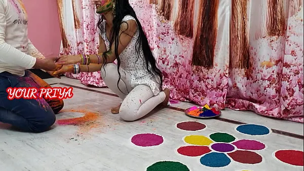 Nyt Holi special: Indian Priya had great fun with step brother on Holi occasion frisk rør