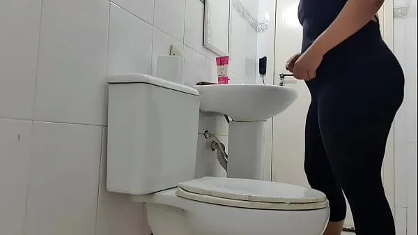 Nová Dental clinic employee was arrested for placing camera in women's restroom. See if she's not your family čerstvá trubica
