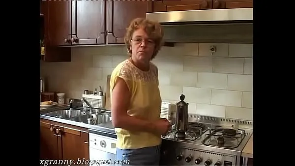 Nyt Ugly granny ass fucks frisk rør