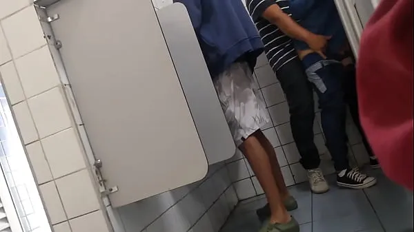 Nová fuck in the public bathroom čerstvá trubice