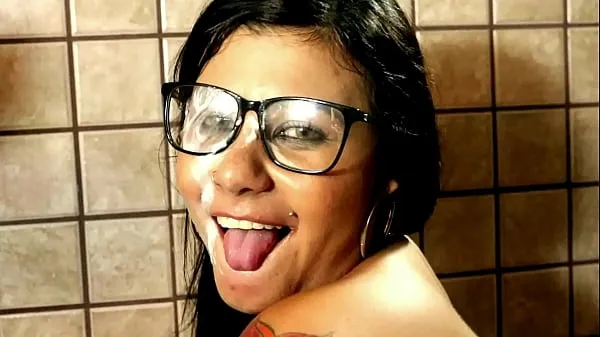 Nova The hottest brunette in college Sucked my Rola and I came on her face sveža cev