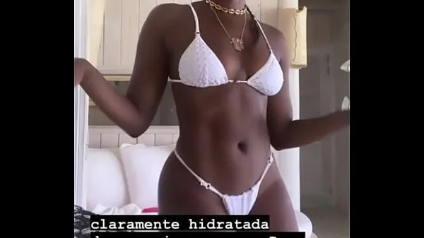 Νέος Singer iza in a bikini showing her butt φρέσκος σωλήνας