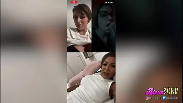 Uusi 2 girls and 1 trans masturbate on video call tuore putki