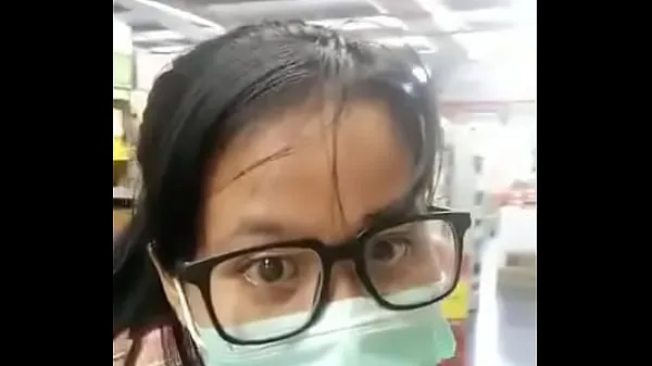 Lactating milf flashes big titts in grocery store Tiub baharu baharu