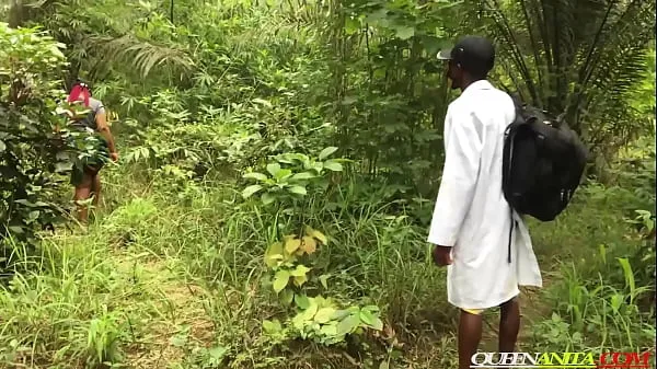 Nuevo médico local haciendo prácticas en el bosque con estudiante amateur pornstar con bbw tubo nuevo