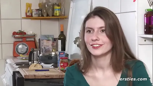 Νέος Munich woman shows how she worried herself φρέσκος σωλήνας