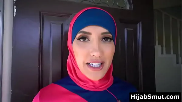 Новый Жена-мусульманка трахается с арендодателем, чтобы заплатить за арендусвежий тюбик